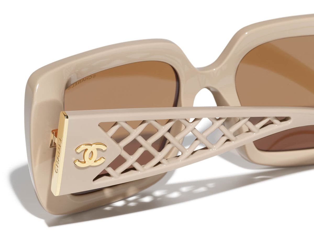 CHANEL 5567 Cat-Eye